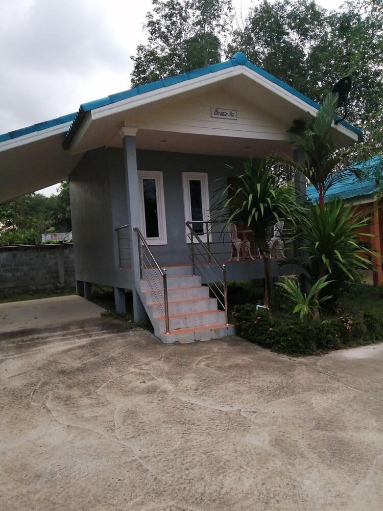 Oyo 75515 Sairung Farmstay Krabi town Buitenkant foto